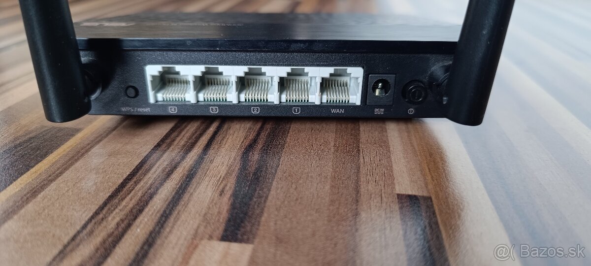 Router ASUS RT-N12+ - 5
