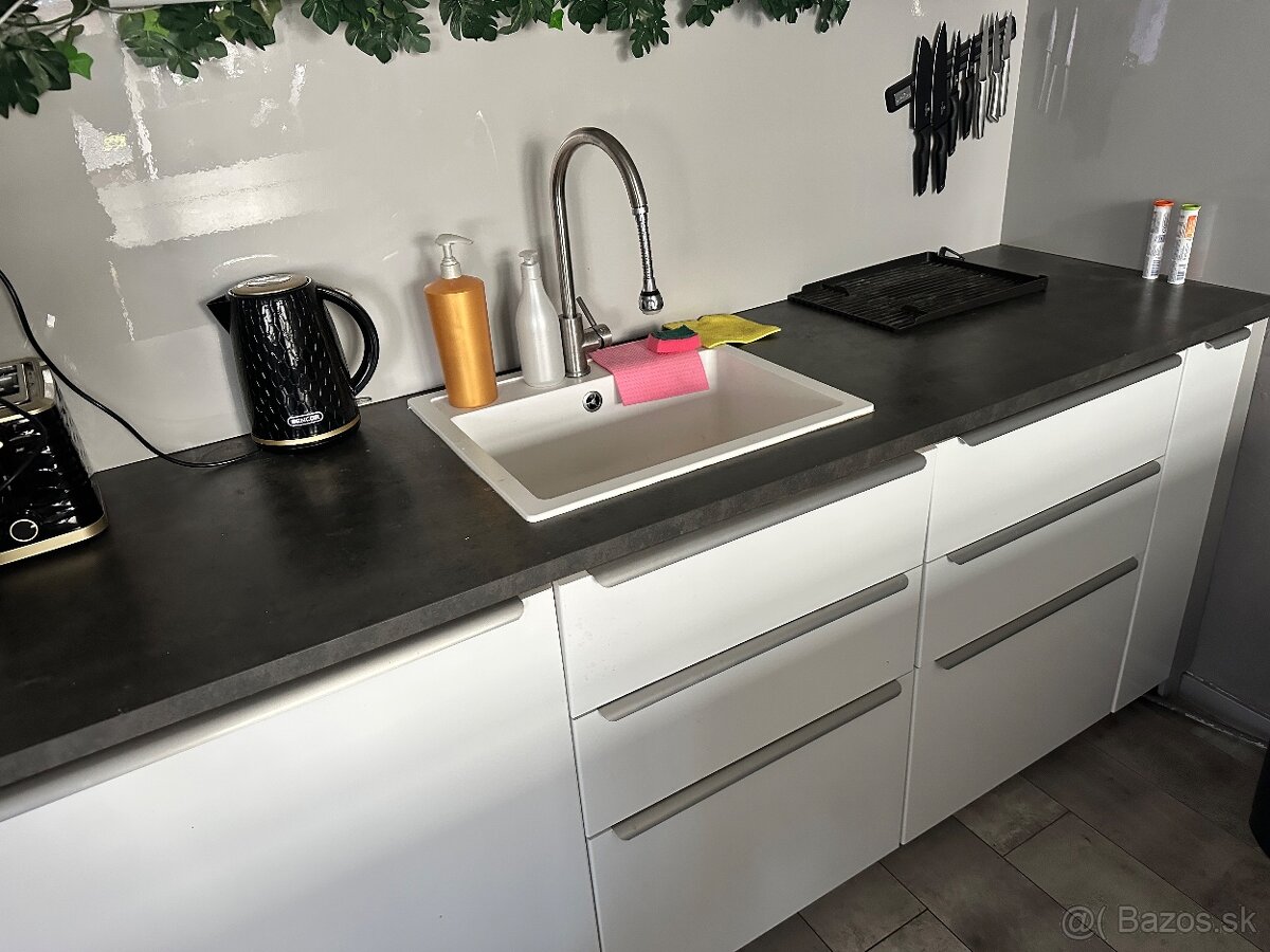 Kuchynská linka - 5