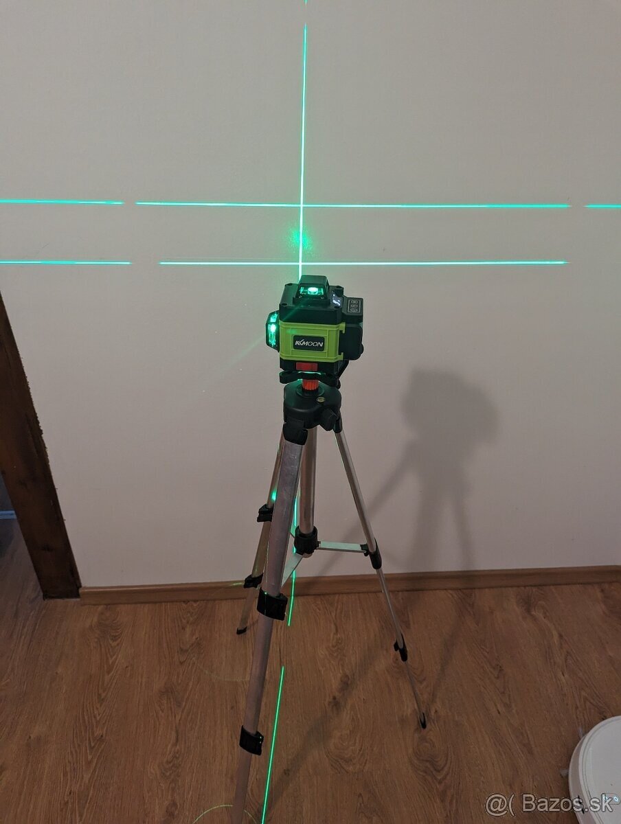 NIVELACNY LASER 4D 16 LINIOVY, STATIV,DVE BATÉRIE,360STUPNOV - 5