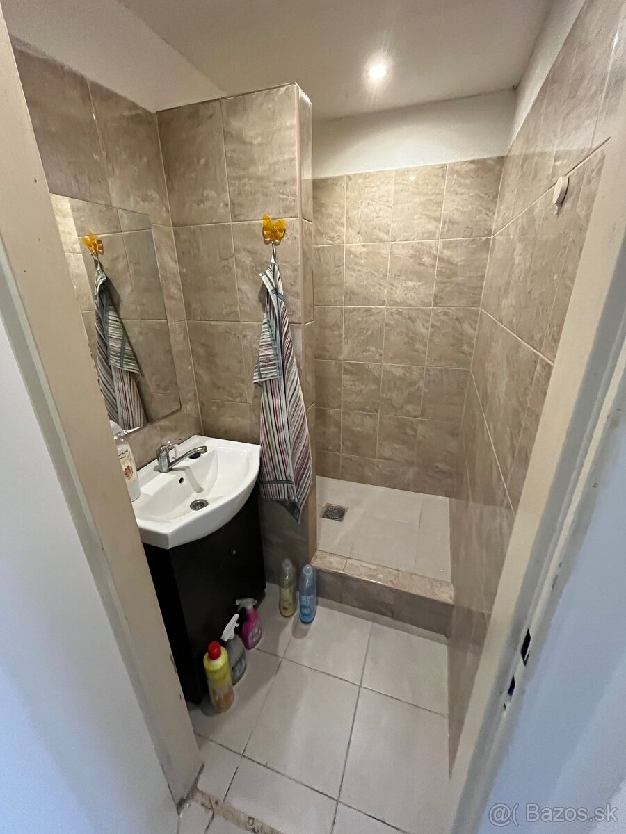 NA PREDAJ Garsónka v Žiari nad Hronom - 5