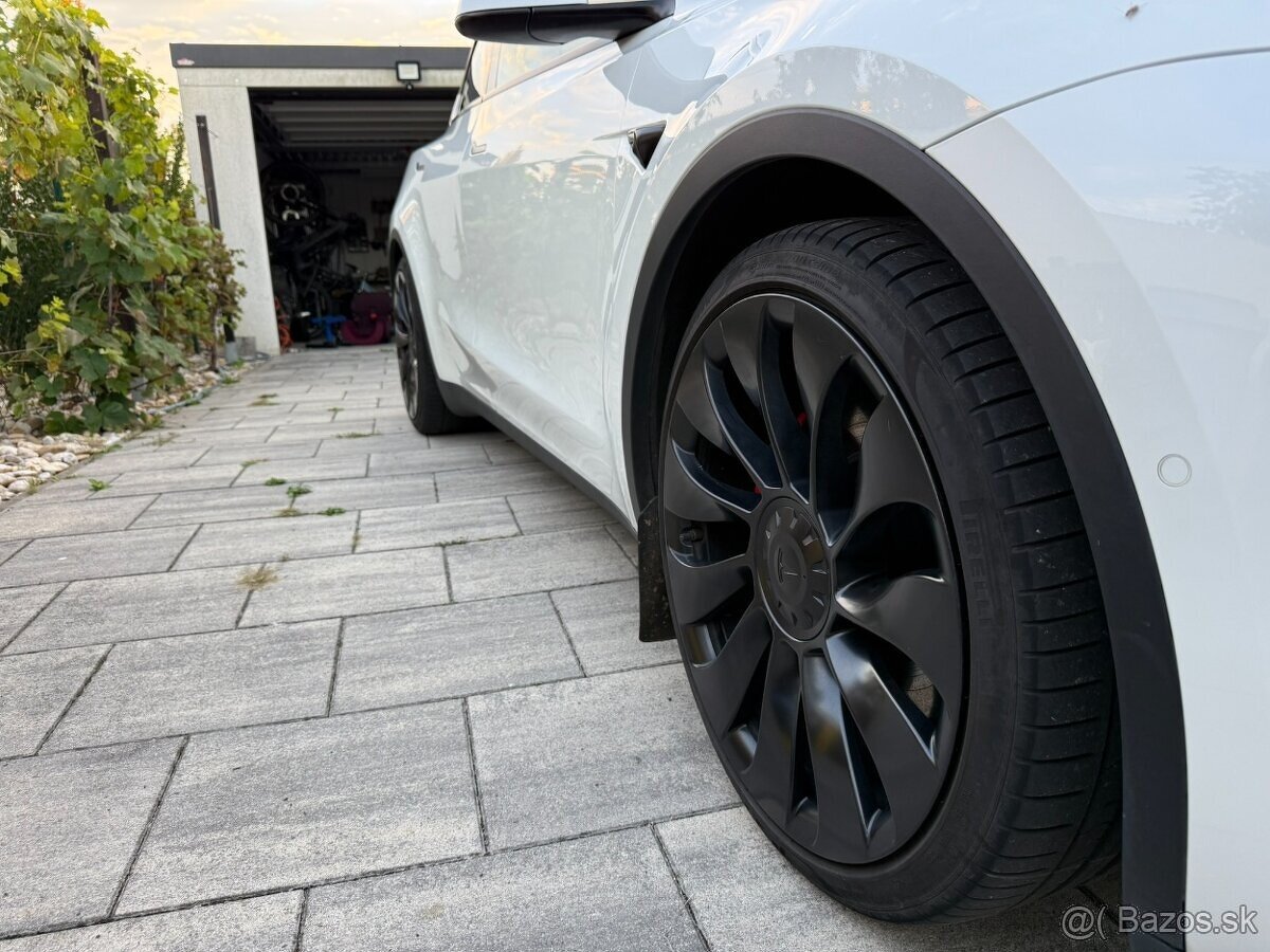 Tesla model Y Performance 10/2022 , 393 KW - 5