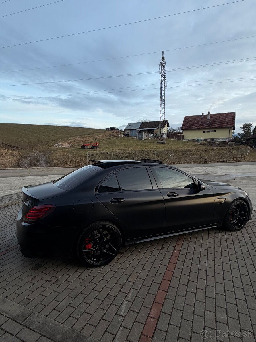 Mercedes AMG C63s - 5