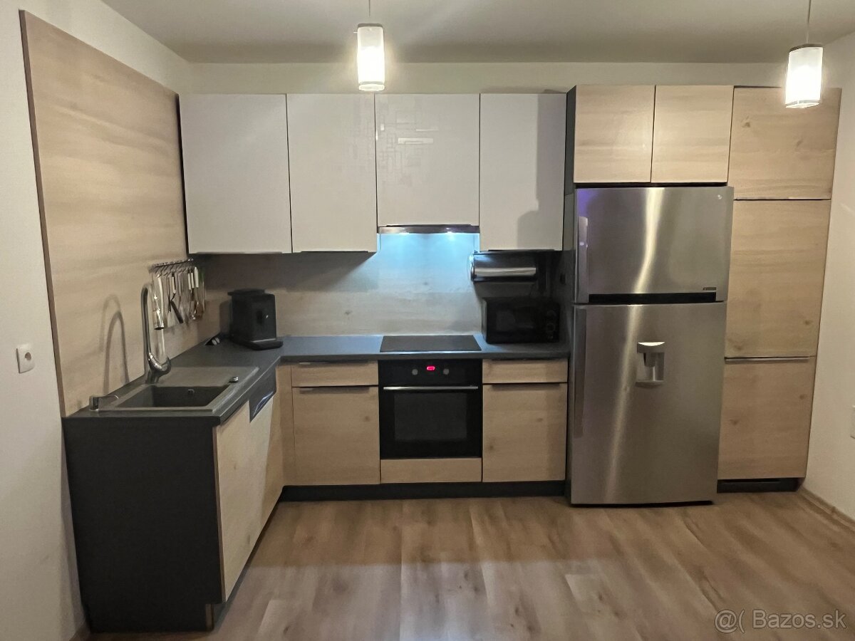 Kuchynská linka so spotrebičmi - 5