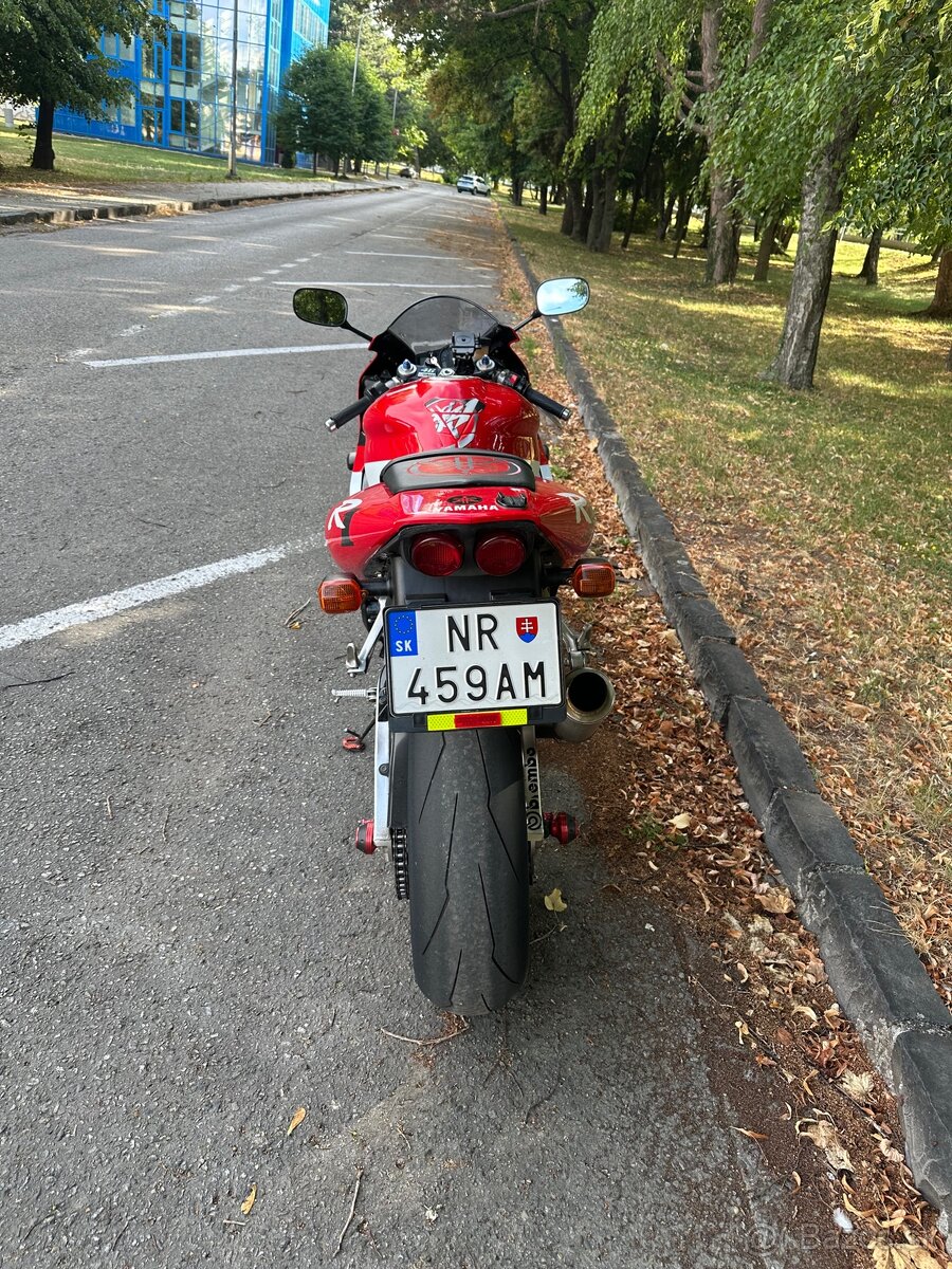 Yamaha r1 - 5