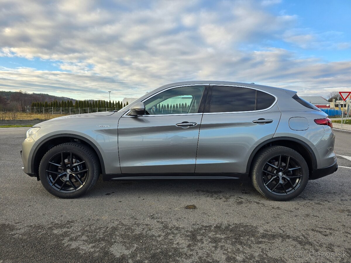 Alfa Romeo Stelvio 2.0 Q4 280ps - 5