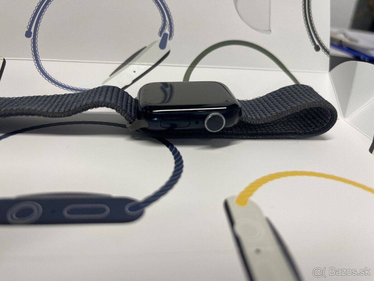 Apple Watch SE (2. generácia) 40 mm - 5