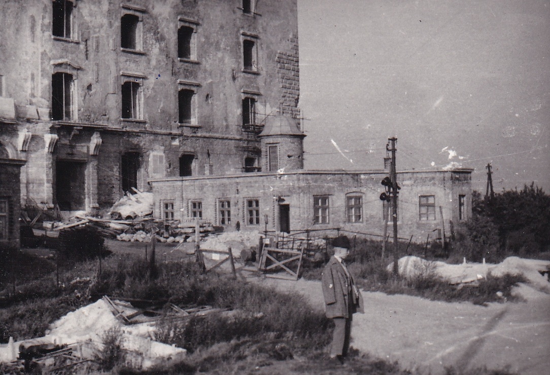 Staré pohľadnice a foto Bratislava, Devín, hrad - 5