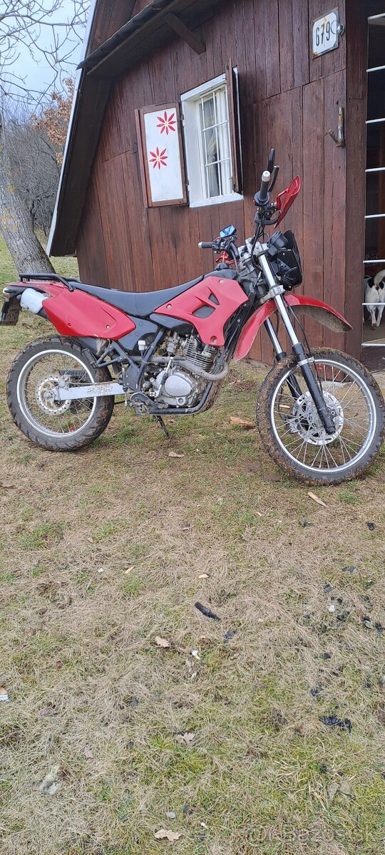 Predám enduro yuki st 125 - 5