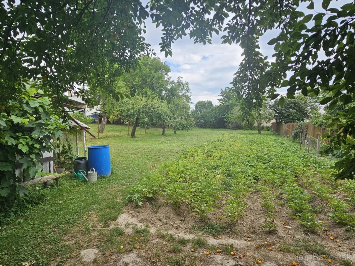 NA PREDAJ 3 IZBOVÝ RODINNÝ DOM S GARÁŽOU A ZÁHRADOU. - 5