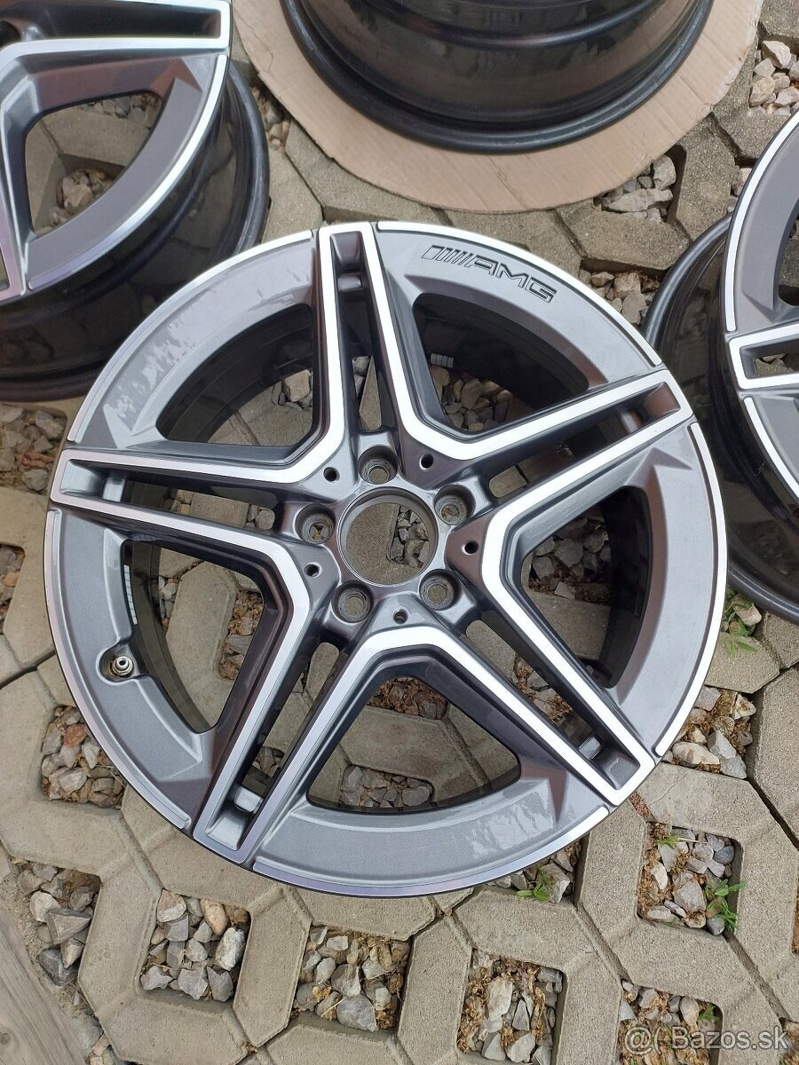 r18 nové 4ks AMG MERCEDES A B W177 W247 CLA C118 7,5J ET49 - 5