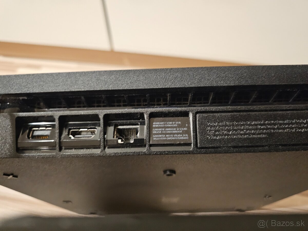 Predám konzolu PS4 a televízorom THOMSON 32HD5506 - 5