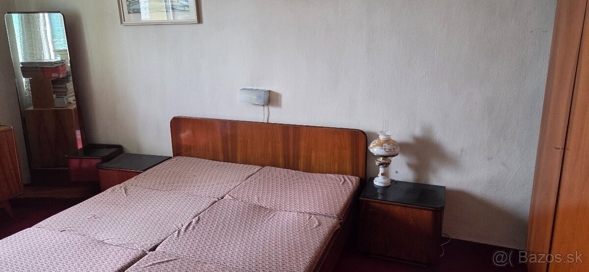 Spálňová zostava, postel,skrine,stolíky,zrkadlo - 5