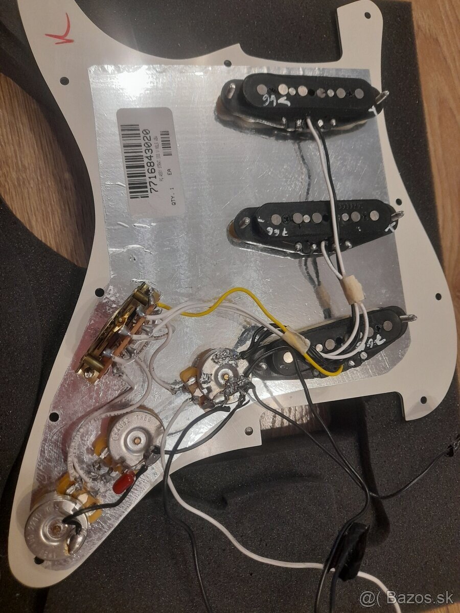 Fender vintage noiseless pickguard - originál set - 5