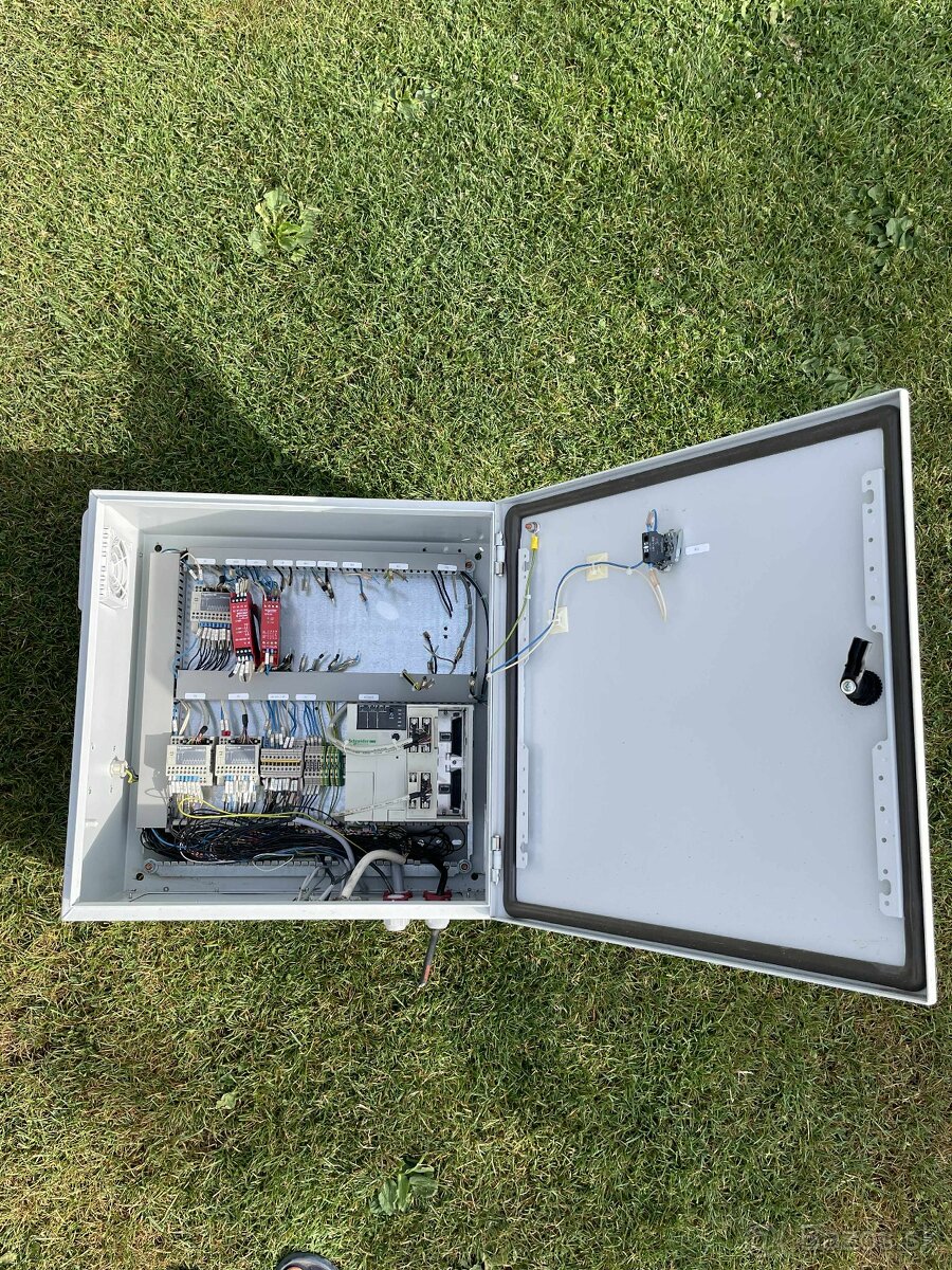 ---- ELEKTRICKÉ SKRINKY NA ISTIČE ---- TOP ---- - 5