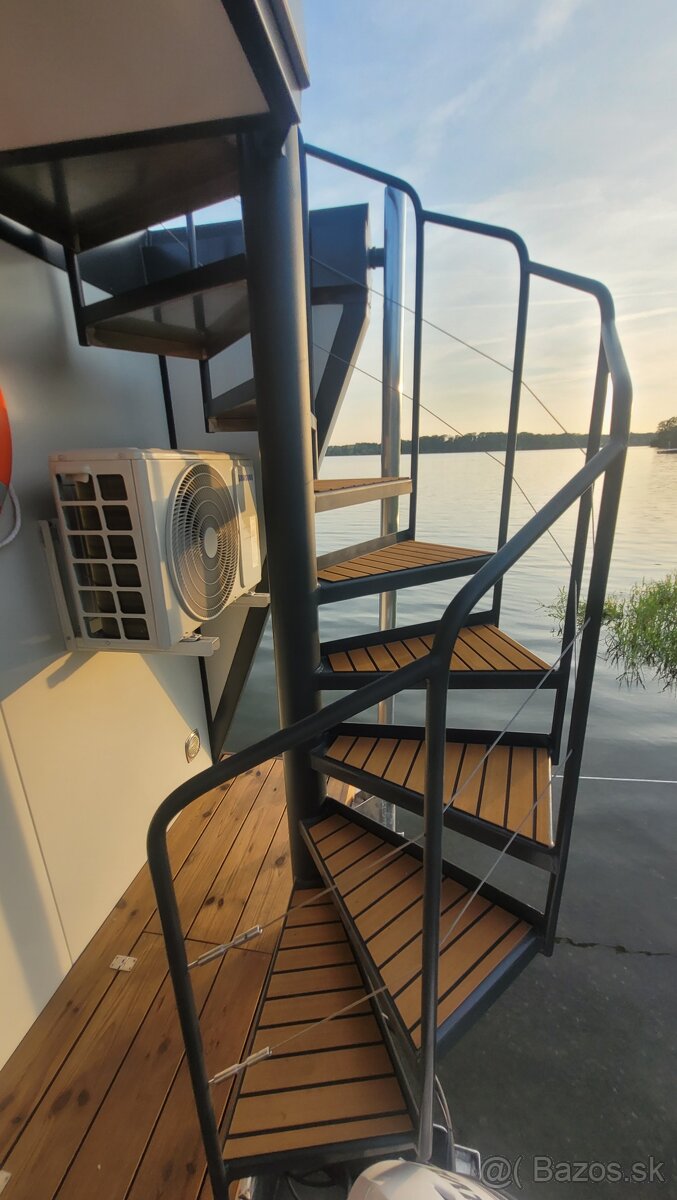 Hausbot houseboat 9,3x3m - 5