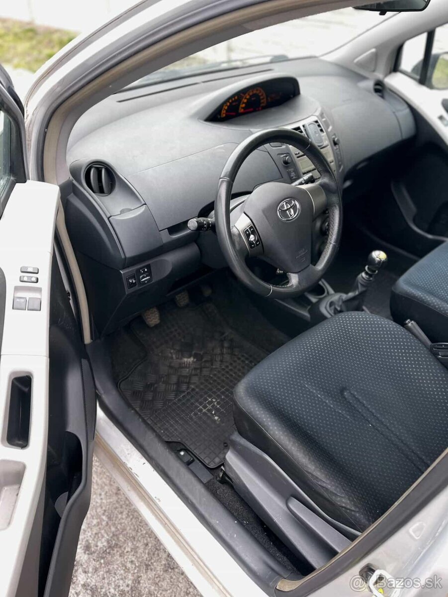 Toyota Yaris 1.33 benzin r.v.2011 - 5