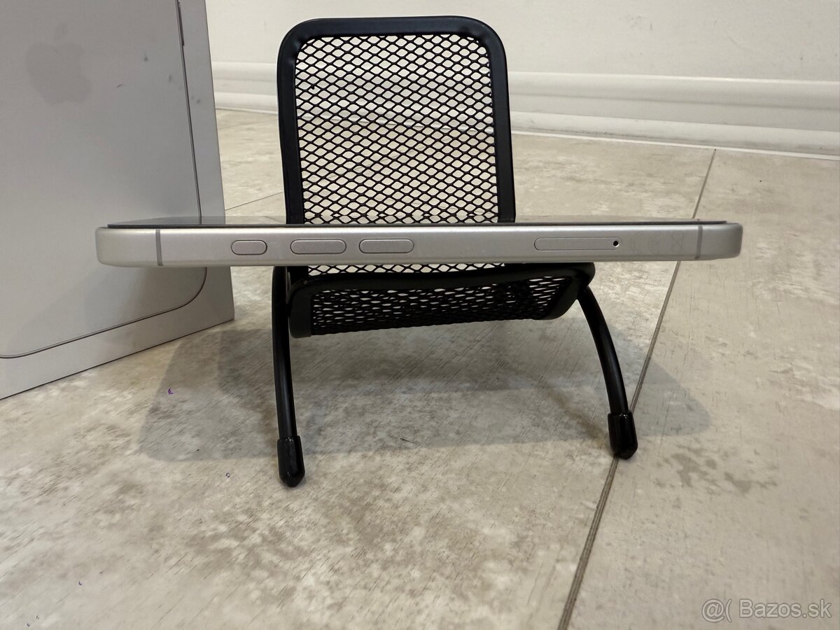 Predám,Vymením Apple iPhone 16 128GB - 5