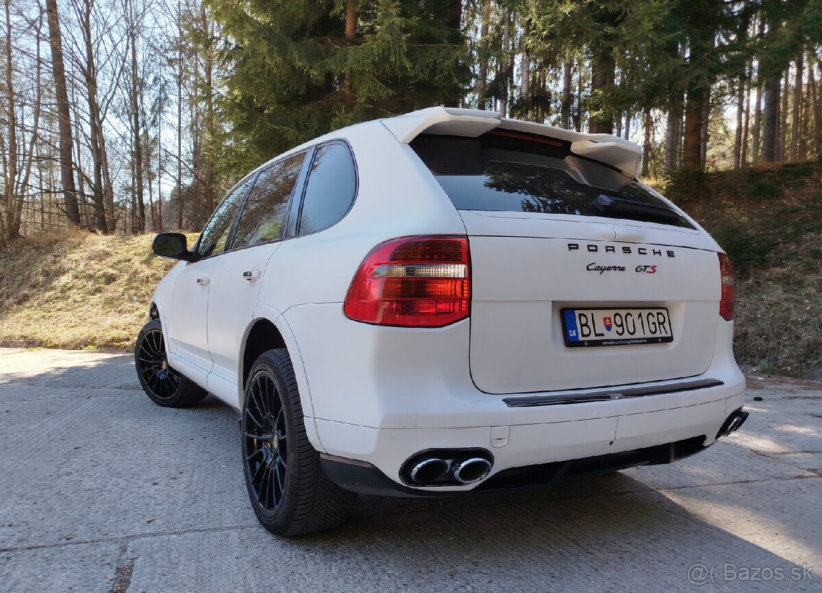 PORSCHE CAYENNE 957. 4,8. V8 4X4 - 5