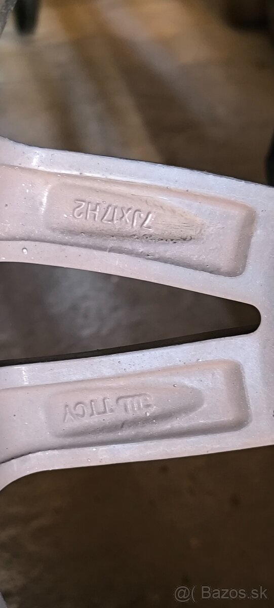 Originál Toyota RAV4 215/65R17 leto - 5