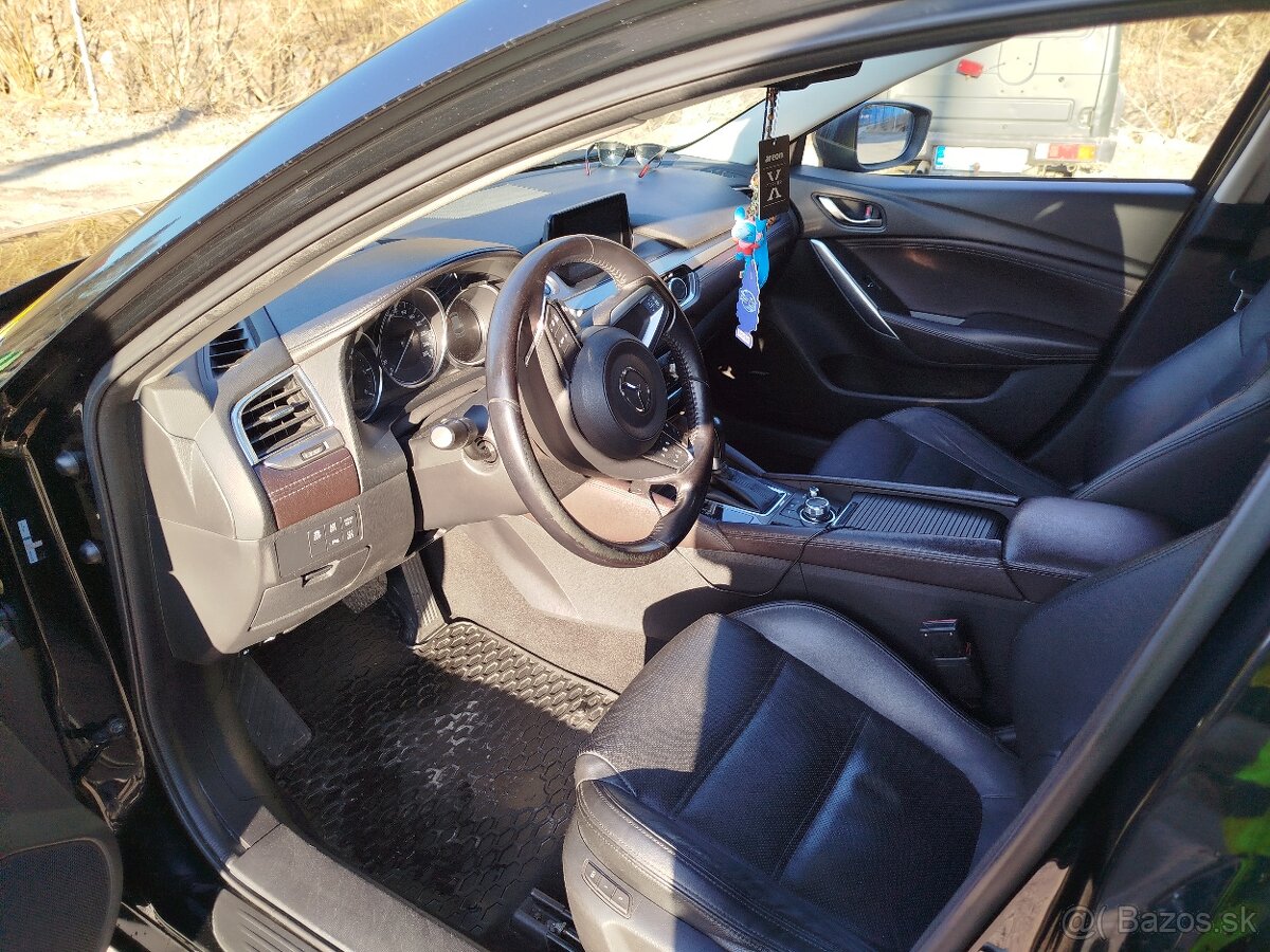 Mazda 6 Vagon 4x4 - 5