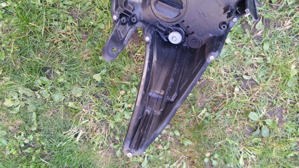 Predám na Toyotu Prius III 2013-2015 Ľavý Predný Bi LED svet - 5