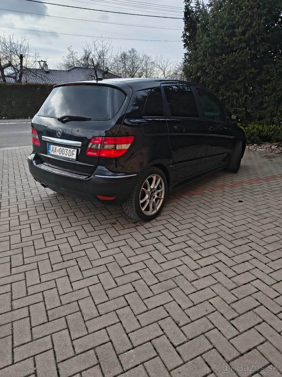 Mercedes Benz B 180, 2011 r v - 5