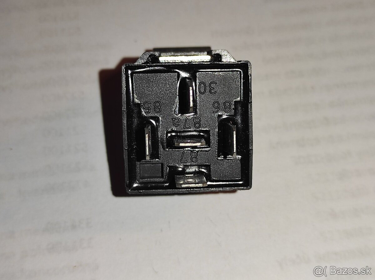 Predám relé, relátka na 12 a 24V. - 5