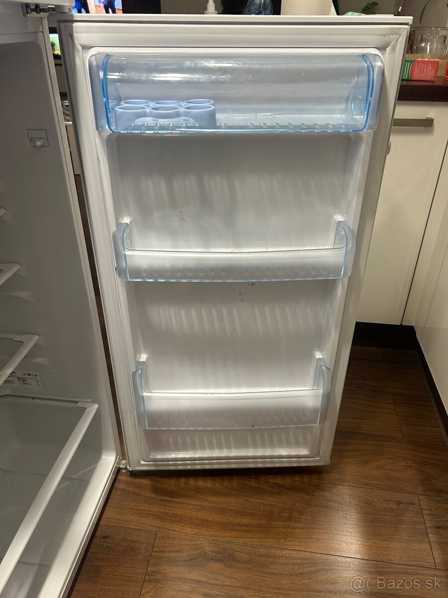 Chladnicka s mraznickou Beko - 5