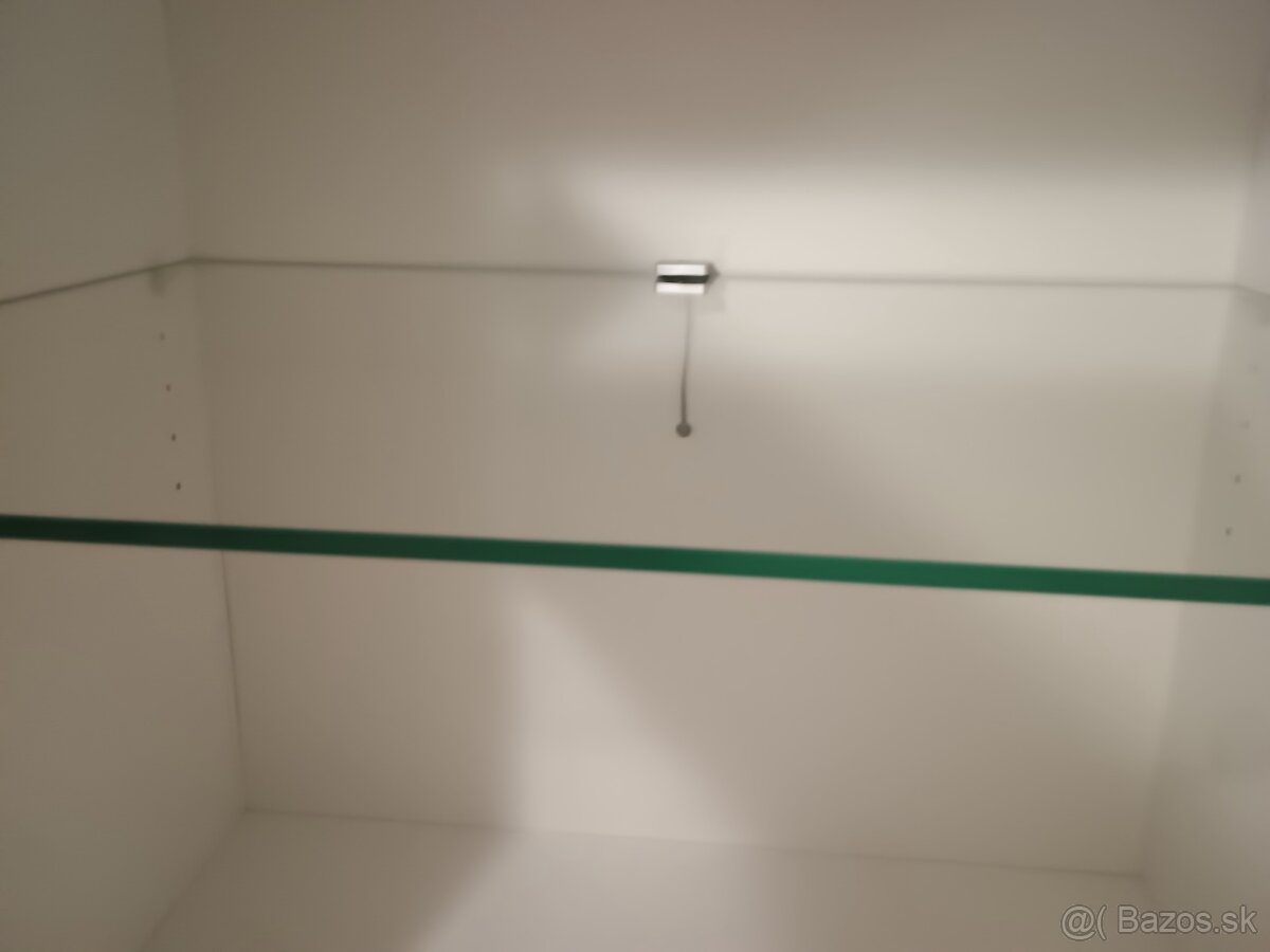 Presklená komoda - 5