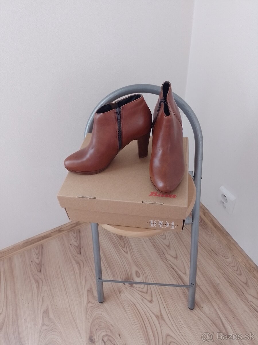 Kožené krátke čižmy,č.39 - 5