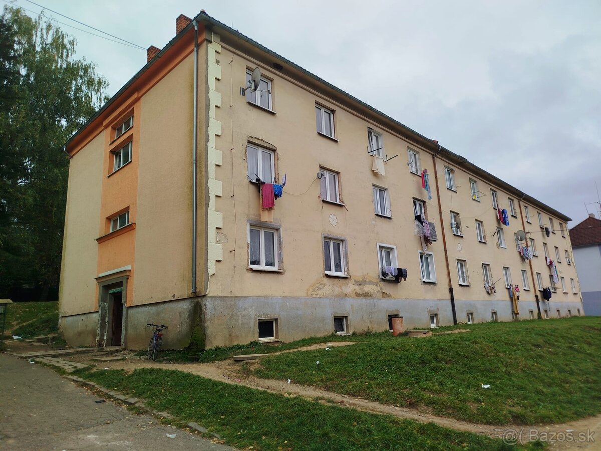 NA PREDAJ 1-izbový byt SNINA - ŠTUDENTSKÁ ul. - 5