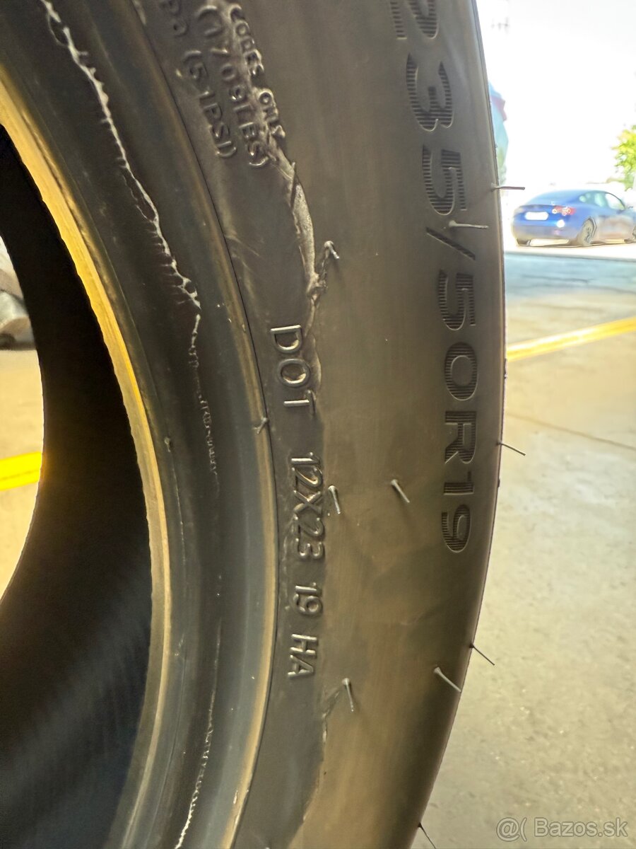 Predám 4x pneu Hankook Ventus Evo SUV K137A 235/50 R19 99V