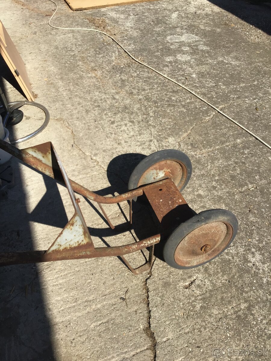 RUDLA NA FLAšE A SUDY AJ VYMENíM - 5