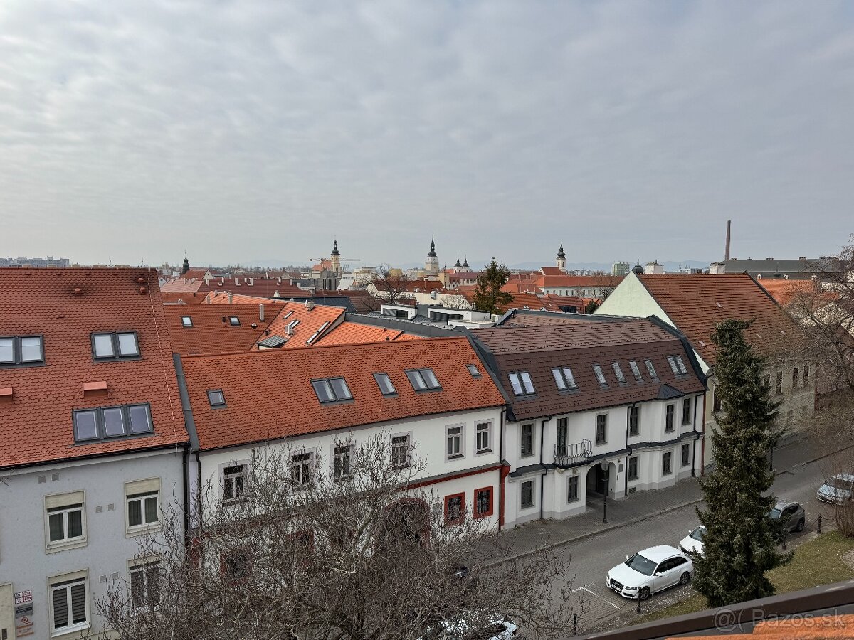 Podkrovný 1 izbový apartmán v centre - 5