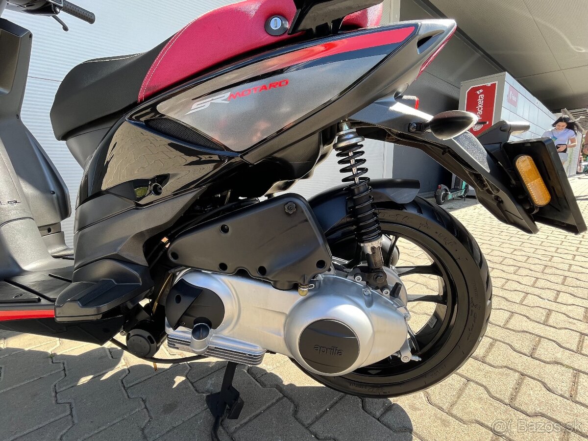 Aprilia SR Motard 125 - 5