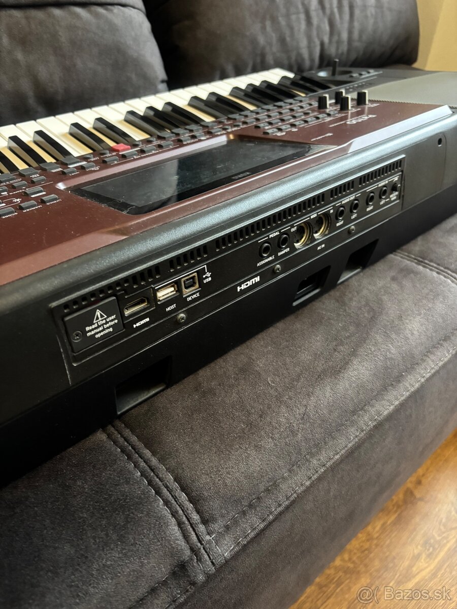 Predám KORG Pa700 - 5
