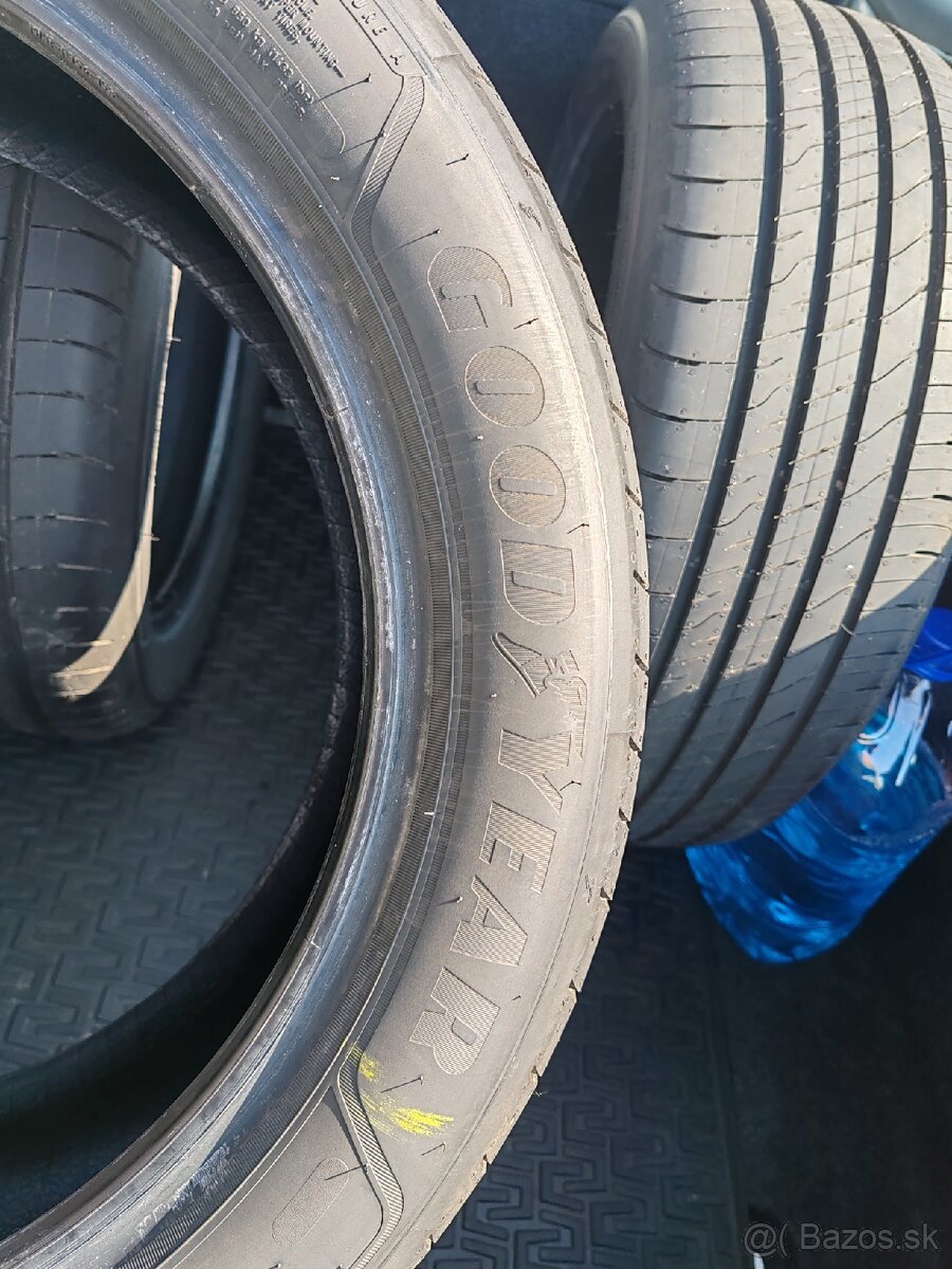 205/50 r17 goodyear . - 5
