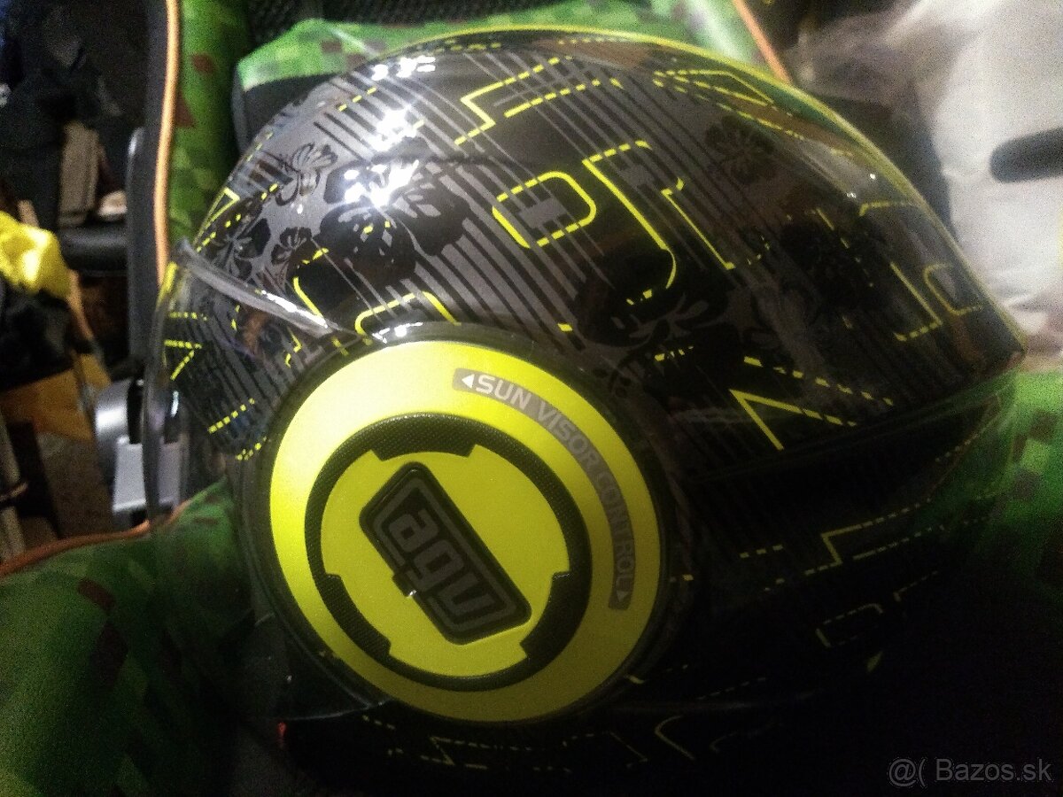 Predám prilbu AGV Rossi 46 - 5