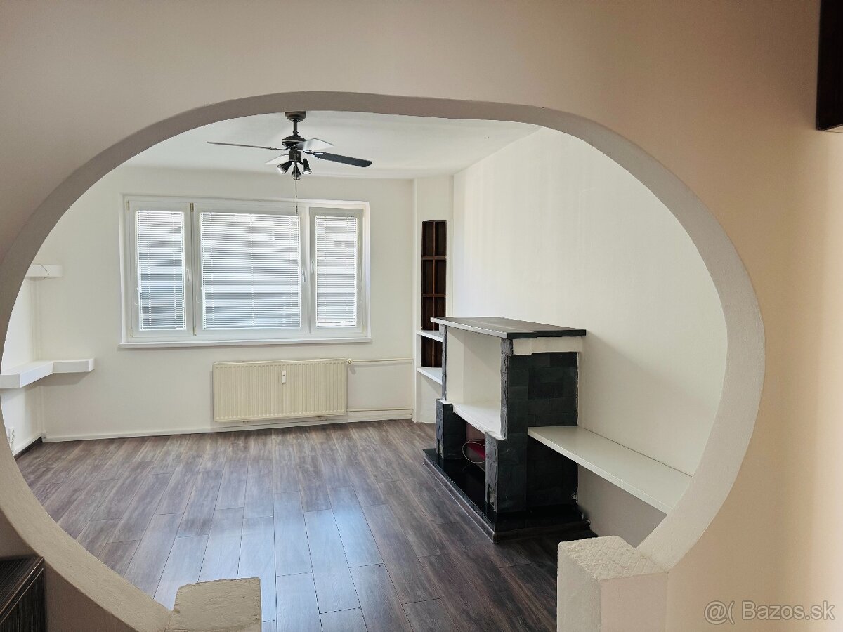 ZNÍŽENÁ CENA na predaj 3-izbový byt po čiast. rekonštrukcii - 5