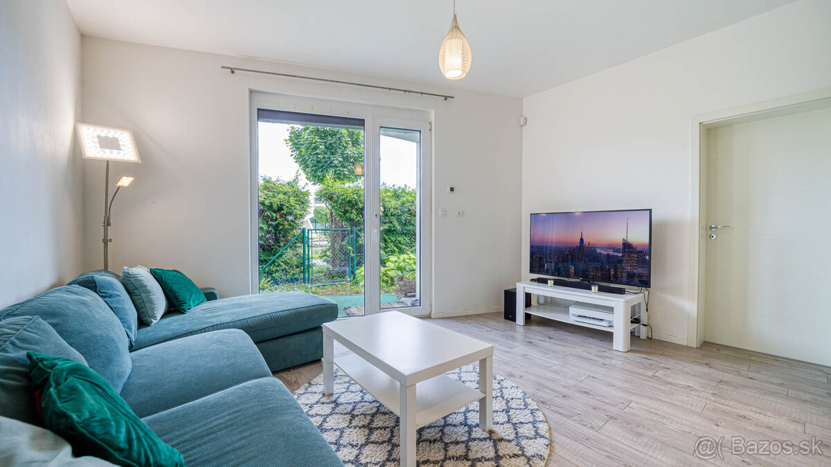 Príjemný 3-izbový byt s predzáhradkou a parkovaním TRI VODY - 5