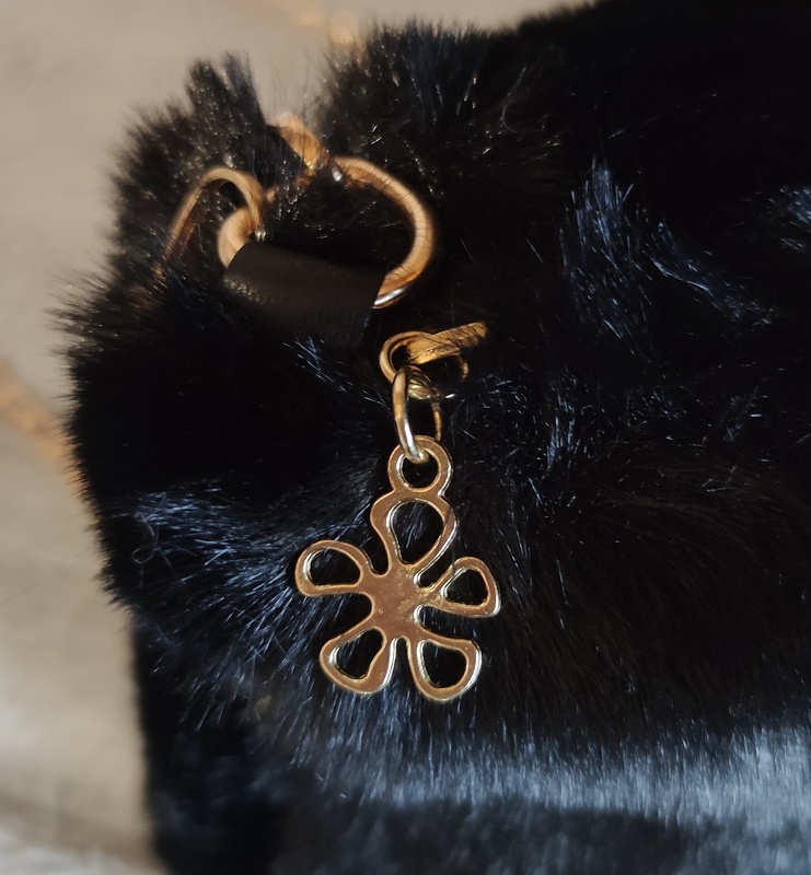 čierna plyšová kabelka - 5