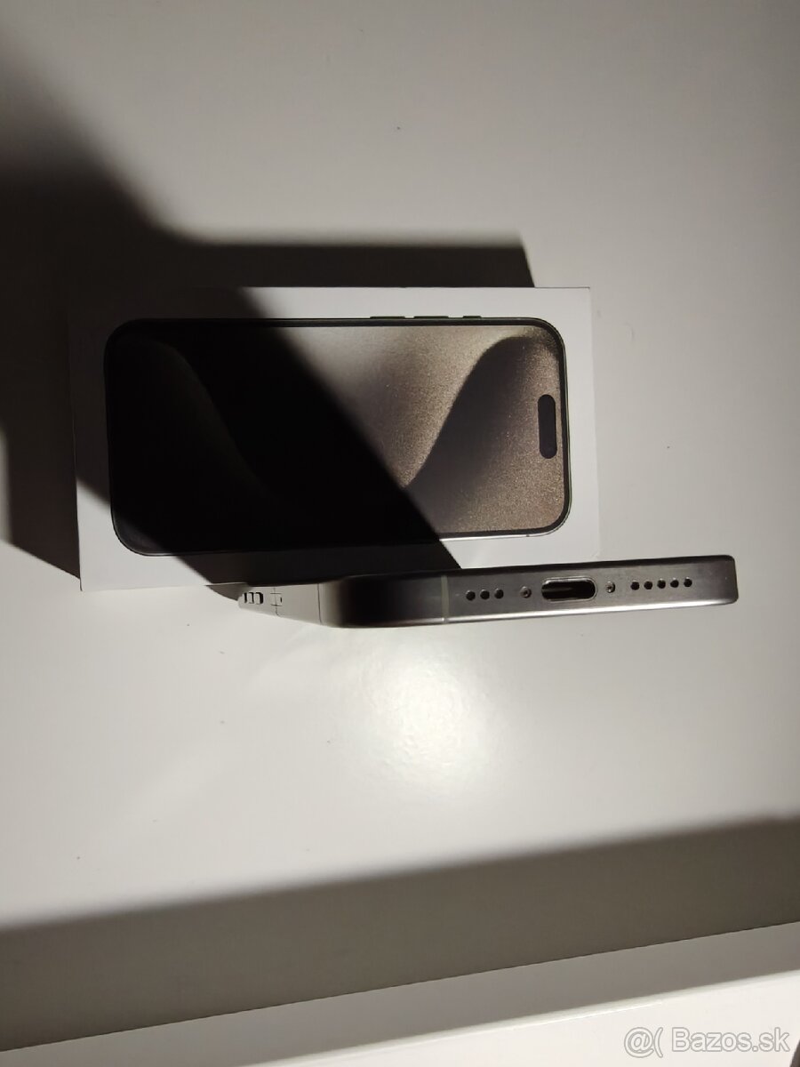 Apple iPhone 15 Pro 256GB - 5