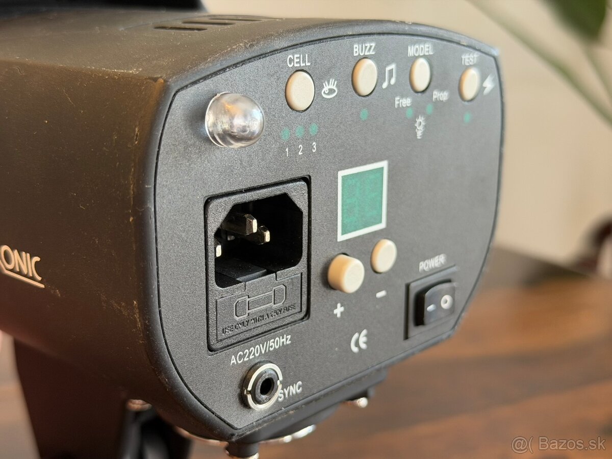 Terronic Basic 200P - štúdiový blesk 200W - 5