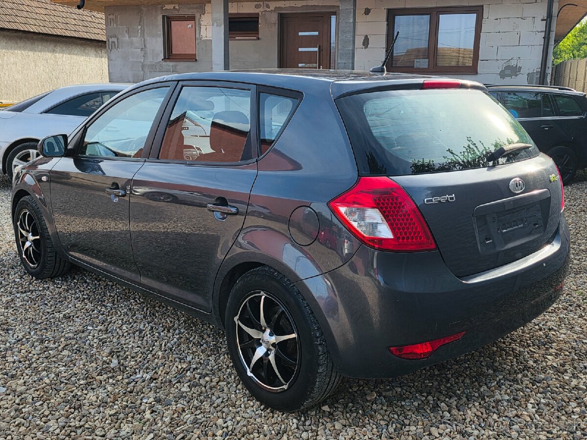 Kia Ceed • 1.4 CVVT • Facelift • mod. 2011 • Veľký Servis - 5
