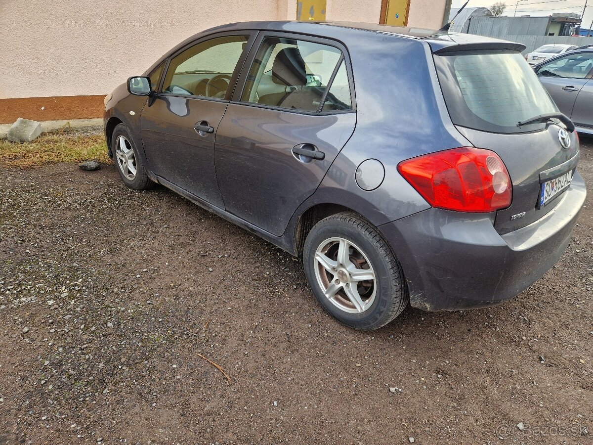 Toyota Auris - 5