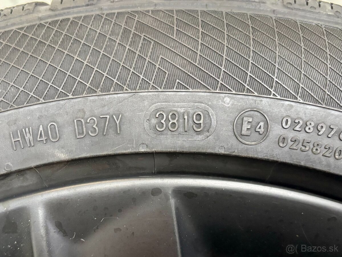 AUDI č. 2-Zimná sada 225/50 R17 - 5