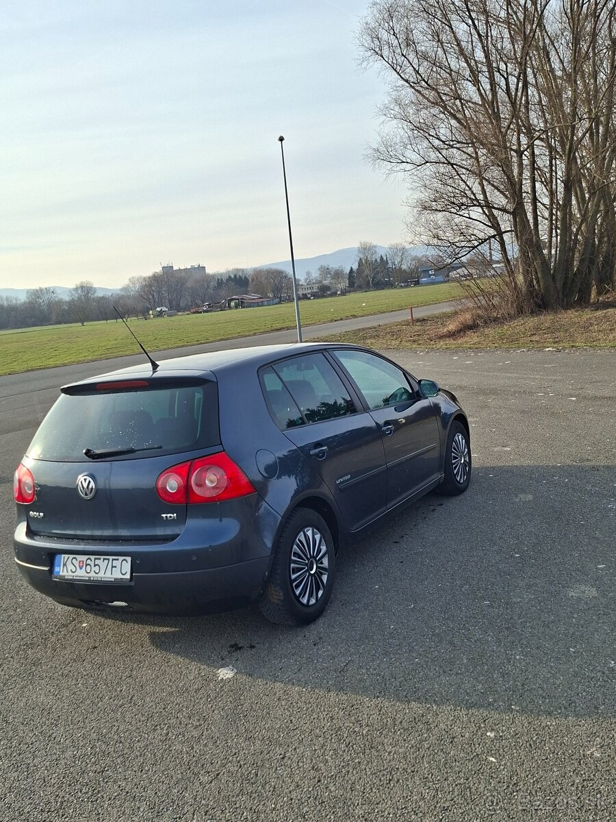 Predám VW Golf 5 - 5