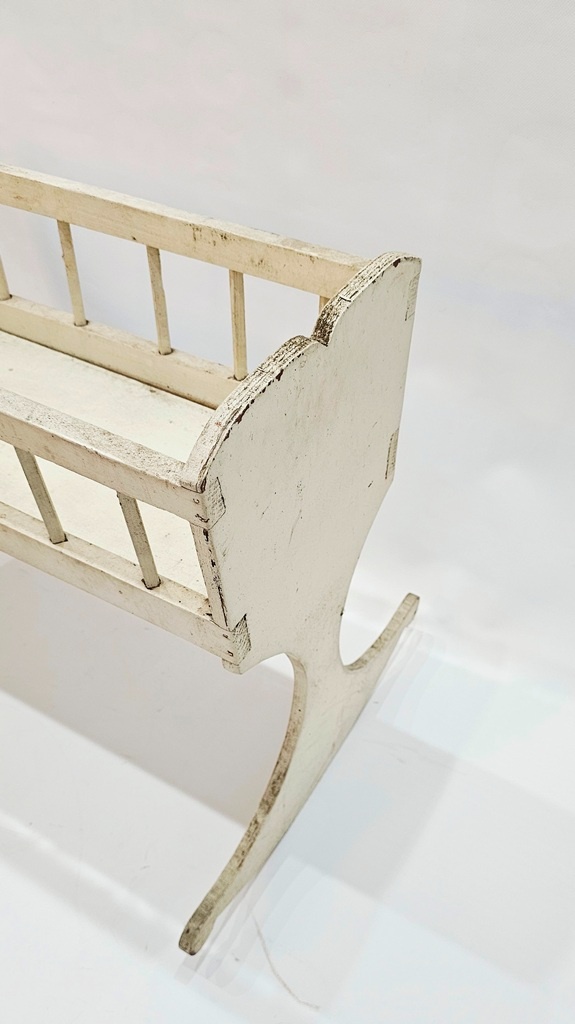 drevená kolíska pre bábiky - 5