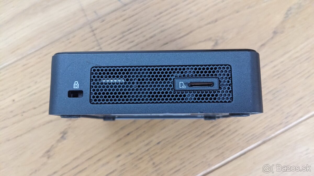 Intel mini PC (BOXNUC8i3BEK2) - 5