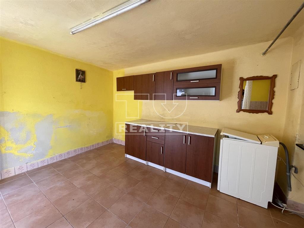 Rodinný dom v Tekovskej Breznici ideálny na chalupárčenie - 5